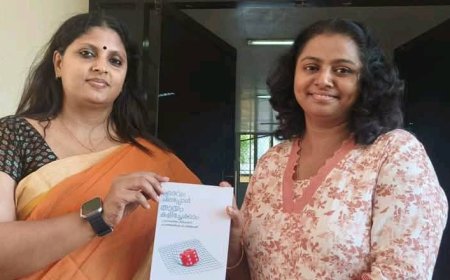 ദൈവം ചിലപ്പോൾ തായം കളിച്ചേക്കാം: ശ്രീനാരായണഗുരു ഓപ്പൺ യൂണിവേഴ്സിറ്റി ലൈബ്രറിക്ക്‌ കൈമാറി