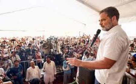 ബിഹാറിൽ രാഹുൽ ഗാന്ധി അനുമതിയില്ലാതെ പരിപാടിയിൽ പങ്കെടുത്തതിനെത്തുടർന്ന് അദ്ദേഹത്തിനെതിരെ എഫ്ഐആർ