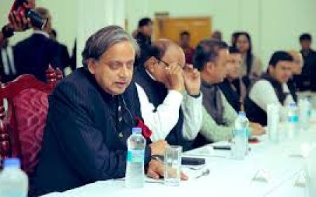 ഇനി വീണ്ടും അവർ ആക്രമിച്ചാൽ, അതിന് ഇരട്ടി ശക്തിയുള്ള മറുപടി ലഭിക്കും: ശശി തരൂർ