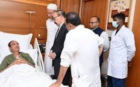 ജമ്മു-കശ്മീർ മുൻ മുഖ്യമന്ത്രി ഗുലാം നബി ആസാദ്,ആരോഗ്യ പ്രശ്നങ്ങൾ കാരണം ആശുപത്രിയിൽ പ്രവേശിപ്പിക്കപ്പെട്ടു