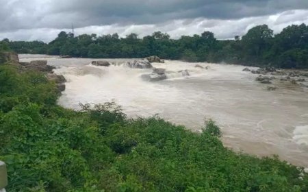 കർണാടകയിലെ ഉഡുപ്പി, ഹസൻ, ചിക്കമഗളുർ ജില്ലകളിൽ ശക്തമായ മഴ തുടരുന്നതിനാൽ റെഡ് അലേർട്ട് പ്രഖ്യാപിച്ചു