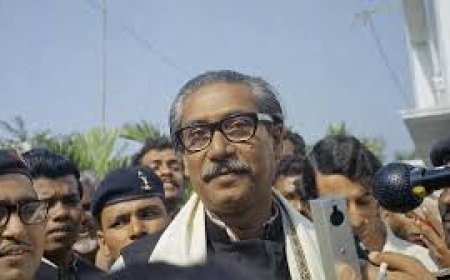 ശൈഖ് മുജിബ്ആധുനിക ബംഗ്ലാദേശിന്റെ ഔദ്യോഗിക പിതാവല്ലെന്ന് താത്കാലിക ഭരണകൂടം