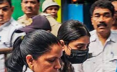 ശർമിഷ്‌ഠ പനോളിക്ക് കൽക്കത്ത ഹൈക്കോടതി മൂന്ന് നിബന്ധനകളോടെ ഇടക്കാല ജാമ്യം അനുവദിച്ചു