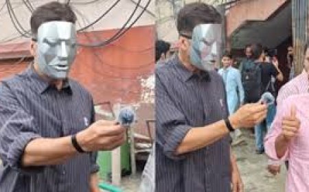 പുതിയ സിനിമയായ ഹൗസ്ഫുൾ 5ന്റെ യഥാർത്ഥ പ്രതികരണങ്ങൾ അറിയാൻ അജ്ഞാതവേഷത്തിൽ അക്ഷയ് കുമാർ