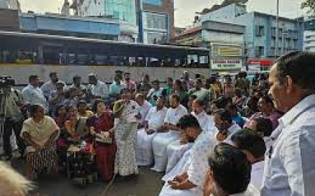 നിലമ്പൂർ ഉപതിരഞ്ഞെടുപ്പിൽ ആശാ തൊഴിലാളികൾ പ്രതിഷേധവുമായി ജനങ്ങളിലേക്ക്