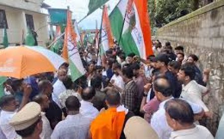 നിലമ്പൂർ ഉപതിരഞ്ഞെടുപ്പിൽ വോട്ടെണ്ണൽ പകുതിയായപ്പോൾ   ആര്യാടൻ ഷൗക്കത്തിന്റെ ലീഡ് നില 5000 കടന്നു