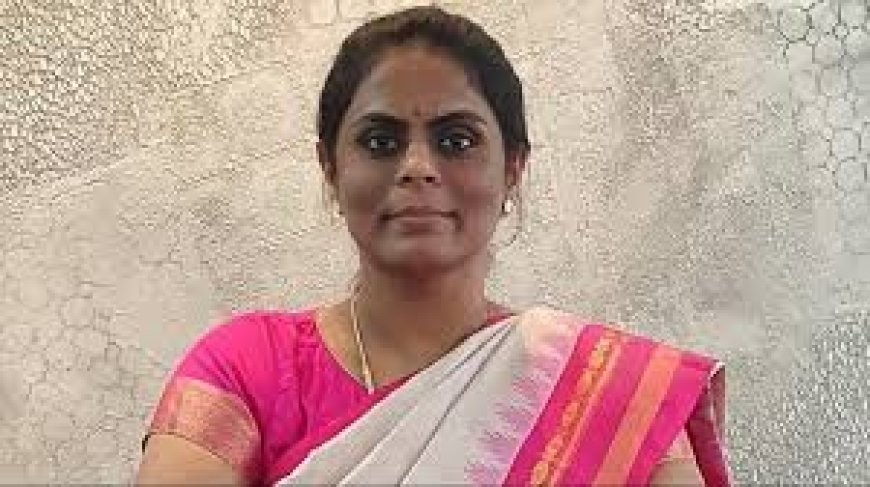 സ്കൂൾ വിദ്യാർത്ഥികളോട് ടോയ്ലറ്റുകൾ ശുചിയാക്കണം,തെലങ്കാനയിൽ ഐഎഎസ് ഉദ്യോഗസ്ഥയുടെ നിർദേശം