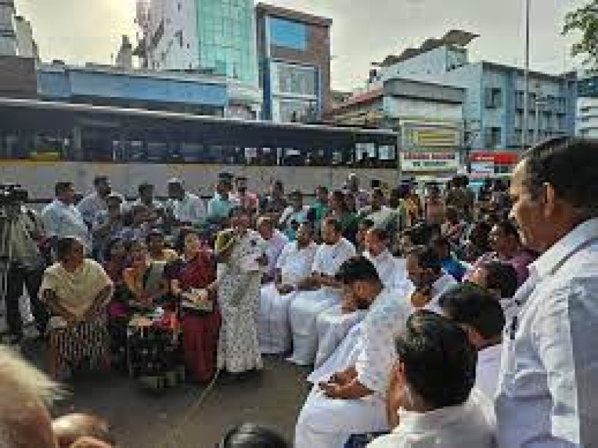 നിലമ്പൂർ ഉപതിരഞ്ഞെടുപ്പിൽ ആശാ തൊഴിലാളികൾ പ്രതിഷേധവുമായി ജനങ്ങളിലേക്ക്