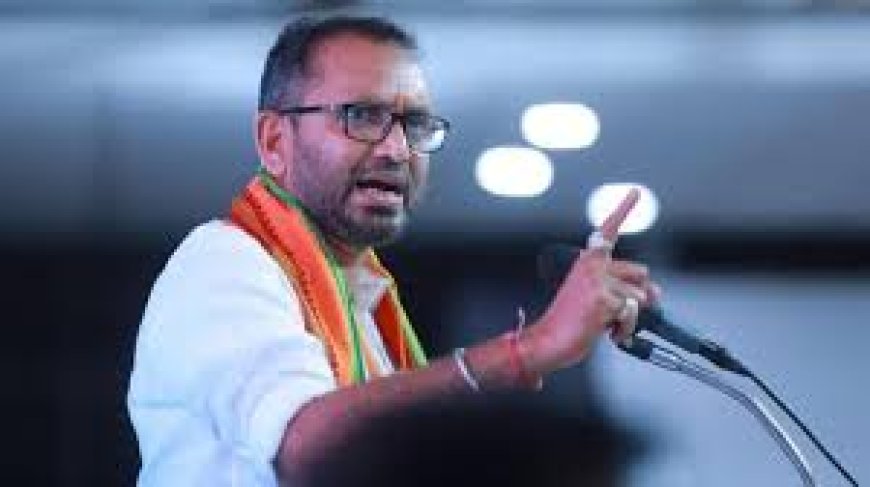 കാവിയോട് ഇത്ര വിരോധം പച്ചയെ കൂടുതൽ പുണരാനാണെന്ന് ​കെ സുരേന്ദ്രൻ