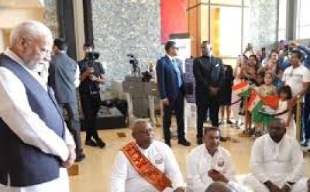 ട്രിനിഡാഡ് ആൻഡ് ടൊബാഗോയിൽ എത്തിയ നരേന്ദ്ര മോദിയെ പരമ്പരാഗത ഭോജ്പുരി ചൗട്ടാൽ പ്രകടനത്തോടെ സ്വീകരിച്ചു