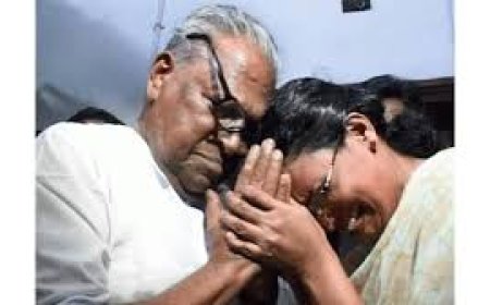 ദുരിതത്തിലായ സ്ത്രീകൾക്കൊപ്പം: വി.എസ് എന്ന മനുഷ്യ സ്‌നേഹി