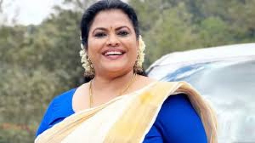 ബാലചന്ദ്രമേനോന്റെ പരാതിയിൽ നടി മിനു മുനീർ‌ അറസ്റ്റിൽ. പിന്നീട് ജാമ്യത്തിൽ വിട്ടു.