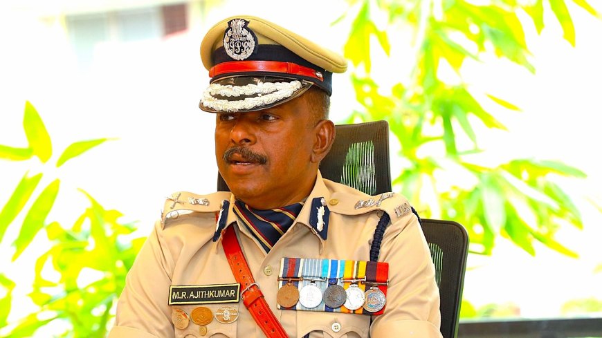 ശബരിമലയിലേക്ക് ട്രാക്ടറിൽ യാത്ര ചെയ്തതിന് ഐപിഎസ് ഉദ്യോഗസ്ഥനെ കേരള ഹൈക്കോടതി വിമർശിച്ചു