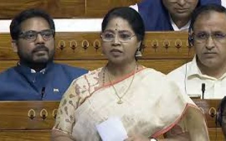 സ്വർണ്ണ മാല ഹെൽമെറ്റ് ധരിച്ചെത്തിയ അജ്ഞാതർ പിടിച്ചുപറിച്ചതായി മയിലാടുതുറൈയിൽ നിന്നുള്ള എംപി ആർ സുധ