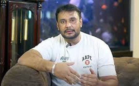 ഹൈക്കോടതി അനുവദിച്ച ജാമ്യം സുപ്രീം കോടതി റദ്ദാക്കിയതിന്  ശേഷം, കന്നഡ നടൻ ദർശനെ ബെംഗളൂരു പോലീസ് അറസ്റ്റ് ചെയ്തു