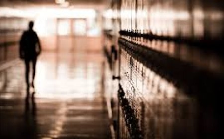 വൈകിയെത്തിയതിന് കുട്ടിയെ ഇരുണ്ട മുറിയിൽ പൂട്ടിയിട്ടതിനെ വിമർശിച്ചു വിദ്യാഭ്യാസ മന്ത്രി വി ശിവൻ കുട്ടി