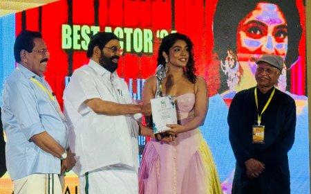 തിയേറ്റർ ദി മിത്ത് ഓഫ് റിയാലിറ്റി... 2025-ലെ കേരള ഫിലിം ക്രിട്ടിക്സ് അവാർഡ് സ്വന്തമാക്കി