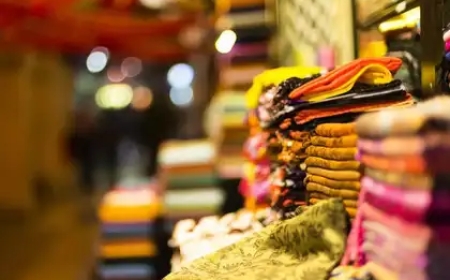 അമേരിക്ക തുണിത്തരങ്ങൾക്ക് 50 ശതമാനം തീരുവ വർദ്ധിപ്പിച്ചതിനെ നേരിടാൻ ഇന്ത്യ പദ്ധതിയിടുന്നു