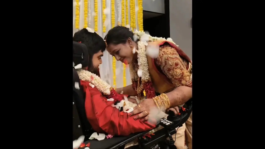 തമിഴ് നടൻ നെപ്പോളിയന്റെ മകൻ ധനൂഷ് അടുത്തിടെ ഭാര്യ അക്ഷയയെ പുനർവിവാഹം ചെയ്തു