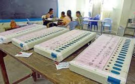 പള്ളിയിൽ പോളിംഗ് ബൂത്ത് സ്ഥാപിക്കുന്നതിനെതിരെ ട്വന്റി20 പാർട്ടി കേരള ഹൈക്കോടതിയെ സമീപിച്ചു