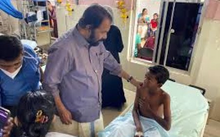 വെങ്ങാനൂരിലുള്ള വിപിഎസ് മലങ്കര ഹയർ സെക്കൻഡറി സ്കൂളിലെ ബസ് മതിലിൽ ഇടിച്ചുകയറി ഇരുപത് വിദ്യാർത്ഥികൾക്ക് പരിക്കേറ്റു