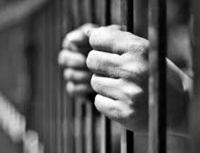 കാസർഗോഡ് ജില്ലയിൽ 16 വയസ്സുള്ള ഒരു ആൺകുട്ടിയെ ഡേറ്റിംഗ് ആപ്പിൽ പരിചയപ്പെട്ട 15 പേരെങ്കിലും ലൈംഗികമായി പീഡിപ്പിച്ചതായി പോലീസ് പറഞ്ഞു