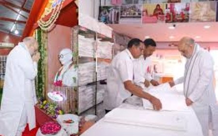 എല്ലാ ഇന്ത്യൻ കുടുംബങ്ങളും പ്രതിവർഷം കുറഞ്ഞത് 5,000 രൂപയുടെ ഖാദി ഉൽപ്പന്നങ്ങൾ വാങ്ങണമെന്ന് കേന്ദ്ര ആഭ്യന്തര മന്ത്രി