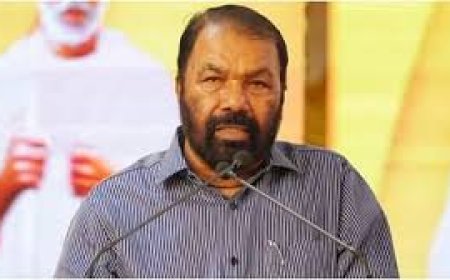 കൊച്ചിയിലെ സെന്റ് റീത്താസ് പബ്ലിക് സ്കൂളിലെ വിഷയത്തിൽ രാഷ്ട്രീയ താൽപ്പര്യങ്ങൾ പിന്തുടരുകയാണെന്ന് ആരോപിച്ച് വി ശിവൻകുട്ടി സ്കൂളിനെ വിമർശിച്ചു