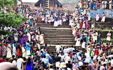 തിരുമാന്ധാംകുന്ന് ഭഗവതി ക്ഷേത്രത്തിലെ ആട്ടങ്ങയേറ് ഏറെ പേരുകേട്ടതാണ്