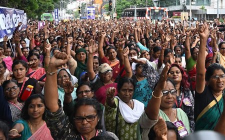 1000 രൂപയുടെ ഓണറേറിയം വർധനവ് തുച്ഛമാണെന്നും സമരം തുടരുമെന്നും ആശാ വർക്കർമാർ