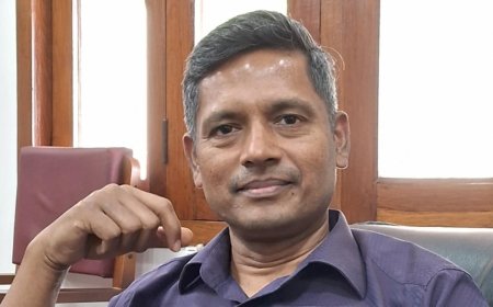 ബിഎൽഒ ക്യാംപിൽ ഉദ്യോഗസ്ഥർക്കൊപ്പം സുംബ ഡാൻസ് ചെയ്ത് മുഖ്യ തിരഞ്ഞെടുപ്പ് ഓഫീസർ രത്തൻ കേൽക്കര്‍