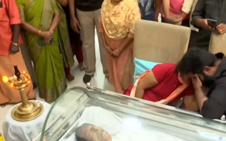 നടൻ ശ്രീനിവാസന്റെ ശവസംസ്‌കാരം പൂർണ ഔദ്യോഗിക ബഹുമതികളോടെ വീട്ടുവളപ്പിൽ പൂർത്തിയായി
