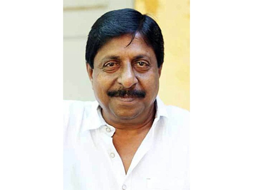 ശ്രീനിവാസന്റെ ഭൗതിക ശരീരം വീട്ടുവളപ്പിൽ നാളെ രാവിലെ 10 മണിക്ക് സംസ്കരിക്കും.