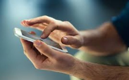 ടെലികോം ഓപ്പറേറ്റർമാർ മൊബൈൽ താരിഫുകളിൽ 15 ശതമാനം വർദ്ധനവ് നടപ്പിലാക്കാൻ ഒരുങ്ങുന്നു