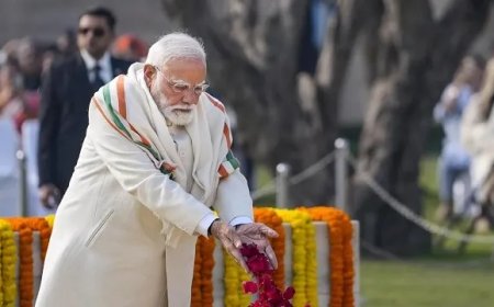മഹാത്മാഗാന്ധിയുടെ 78-ാം ചരമവാർഷികത്തിൽ രാജ്ഘട്ടിൽ പ്രധാനമന്ത്രി നരേന്ദ്ര മോദി പുഷ്പാർച്ചന നടത്തി