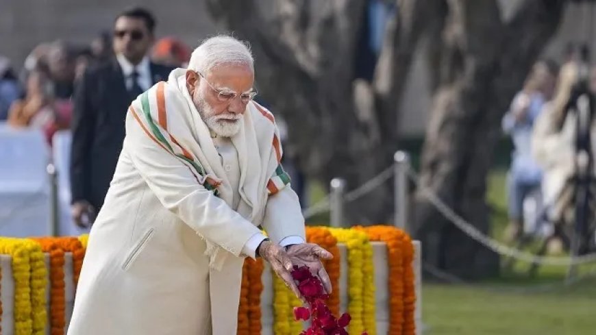 മഹാത്മാഗാന്ധിയുടെ 78-ാം ചരമവാർഷികത്തിൽ രാജ്ഘട്ടിൽ പ്രധാനമന്ത്രി നരേന്ദ്ര മോദി പുഷ്പാർച്ചന നടത്തി