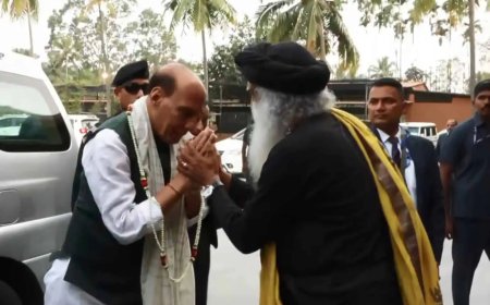 ഇഷ യോഗ സെന്ററിൽ സംഘടിപ്പിച്ച മഹാശിവരാത്രി ആഘോഷം പ്രതിരോധ മന്ത്രി രാജ്‌നാഥ് സിംഗ് ഉദ്‌ഘാടനം ചെയ്തു