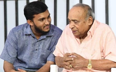 ഗാന്ധി ക്ലബ്ബ് ഉത്ഘാടനം ചെയ്ത സോഷ്യലിസ്റ്റ് എം.പി.വീരേന്ദ്രകുമാറിനെക്കുറിച്ച് ജൂനൈദ് കൈപ്പാണി