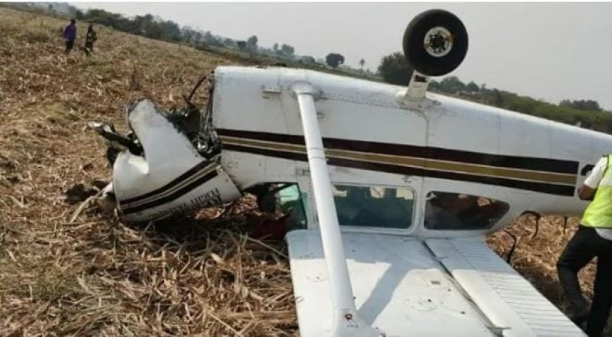 കർണ്ണാടകയിൽ സ്വകാര്യ വിമാനം തകർന്നുവീണു: പൈലറ്റ് ഉൾപ്പെടെയുള്ളവർ അത്ഭുതകരമായി രക്ഷപ്പെട്ടു