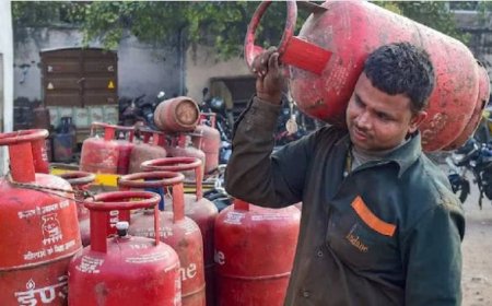 പാചക വാതക സിലിണ്ടർ 25 ദിവസം കഴിഞ്ഞ് ബുക്ക് ചെയ്യാവൂ: ഗാർഹിക ജീവിതം ഉൾപ്പെടെ അവതാളത്തിൽ, നിയന്ത്രണം കടുപ്പിച്ച് കേന്ദ്ര സർക്കാർ