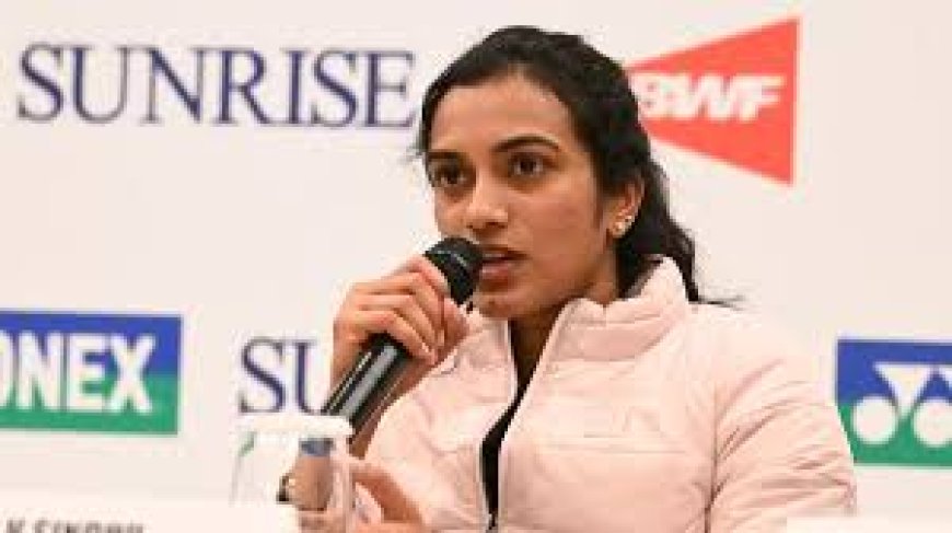 ഇറാൻ ആക്രമണത്തെത്തുടർന്ന് വിമാന സർവീസുകൾ നിർത്തിവച്ചതിനാൽ പിവി സിന്ധു ദുബായിൽ കുടുങ്ങി