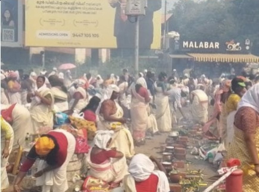 ശരണം അമ്മേ... കനിവിൻ്റെ ഹൃദയമായി .. സ്നേഹത്തിൻ്റെ നിറകുടമായി ഞങ്ങളേ കാത്തുകൊള്ളേണമേ....അമ്മേ ...."