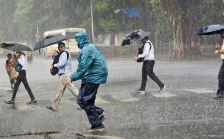 കാലവർഷം ഇത്തവണ നേരത്തെ, വെന്തുരുകുന്ന ചൂടിൽ, രാജ്യത്തിന് ആശ്വാസം .