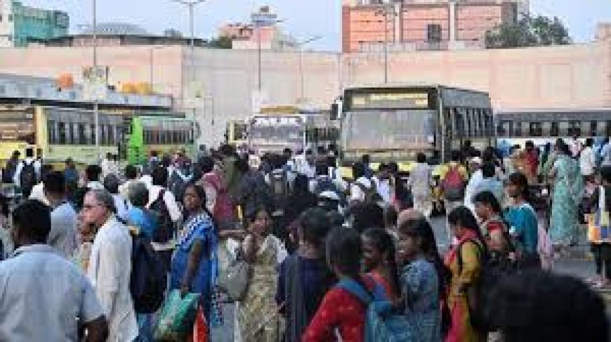 തമിഴ്നാട്ടിൽ വോട്ടെടുപ്പ് പൂർത്തിയായി. 234 മണ്ഡലങ്ങളിലായി 84.29% പോളിങ്ങാണ് രേഖപ്പെടുത്തിയത്