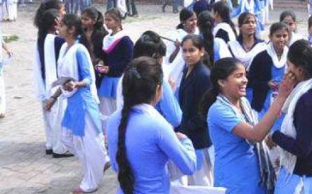 സ്കൂൾ വിദ്യാർത്ഥിനികൾക്ക് പ്രതിമാസം മൂന്ന് ദിവസം വരെ ആർത്തവ അവധി നൽകാൻ നയപ്രഖ്യാപനം
