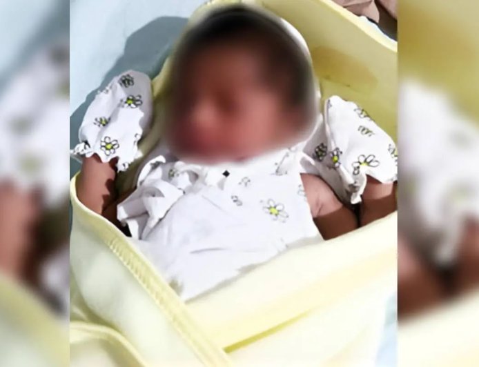 കോഴിക്കോട്-കൊല്ലഗൽ ദേശീയ പാതയിലെ അമ്പായത്തോടിൽ ഓടിക്കൊണ്ടിരുന്ന ഓട്ടോറിക്ഷയിൽ യുവതിയുടെ സുഖപ്രസവം