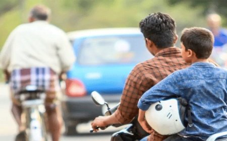 ഹെൽമെറ്റില്ലെങ്കിൽ ഇനി പിഴ മാത്രമല്ല, ലൈസൻസും പോകും. ട്രാഫിക്ക് നീയമലംഘനങ്ങൾക്ക് ശിക്ഷ കടുപ്പിച്ച് മോട്ടോർ വാഹന വകുപ്പ്.