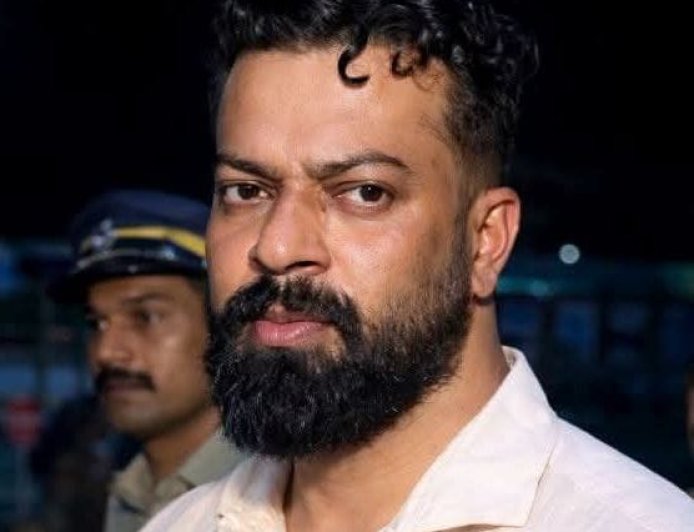 തിരുവനന്തപുരം കോർപ്പറേഷൻ കൗൺസിലർ ആർ.സുഗതനെതിരെ ക്രിമനൽ കുറ്റം: ജില്ലാ കലക്ടർ അനുകുമാരി കാപ്പ ചുമത്തി ഉത്തരവിട്ടു.