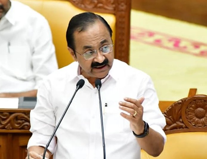 സേവന നടപടികൾ കൂടുതൽ ലളിതമാക്കുന്നതിനുമായി അഞ്ച് സുപ്രധാന പരിഷ്കാരങ്ങൾ നടപ്പാക്കുമെന്ന് മുഖ്യമന്ത്രി വി ഡി സതീശൻ