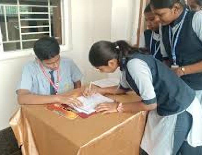ചരിത്രത്തിലാദ്യമായി തമിഴ്‌നാട്ടിൽ വിദ്യാർത്ഥി പാർലമെന്റ് തിരഞ്ഞെടുപ്പ്  നടക്കാൻ ഒരുങ്ങുന്നു